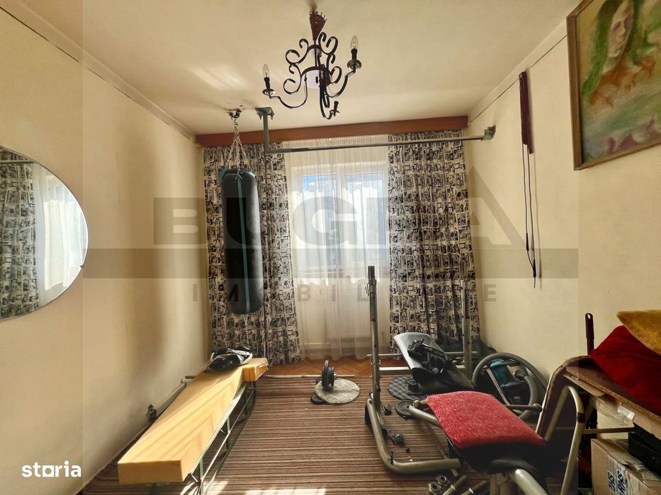 Apartament de 4 camere, 79mp, etaj intermediar, zona "La Terenuri"