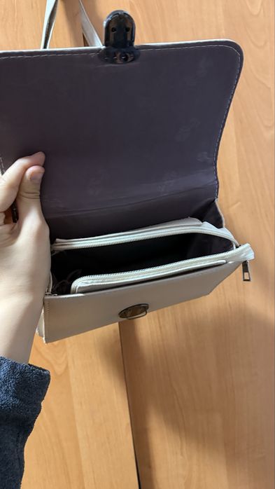 Продам сумку бежевая