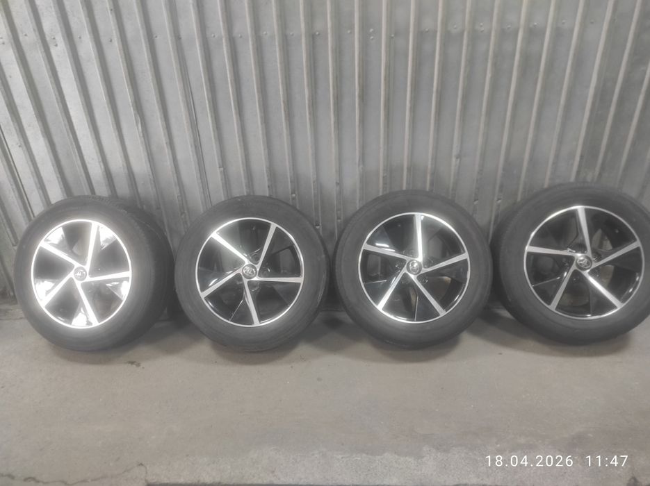 215/60R16 YOKOHAMA