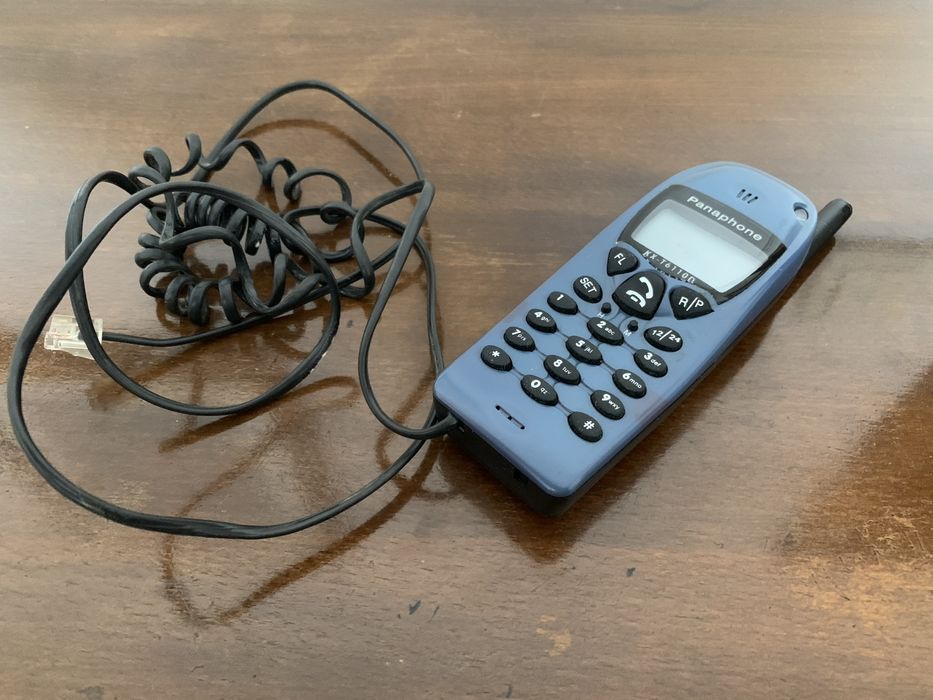 Домашни безжични стационарни телефони Panasonic - без СИМ слот