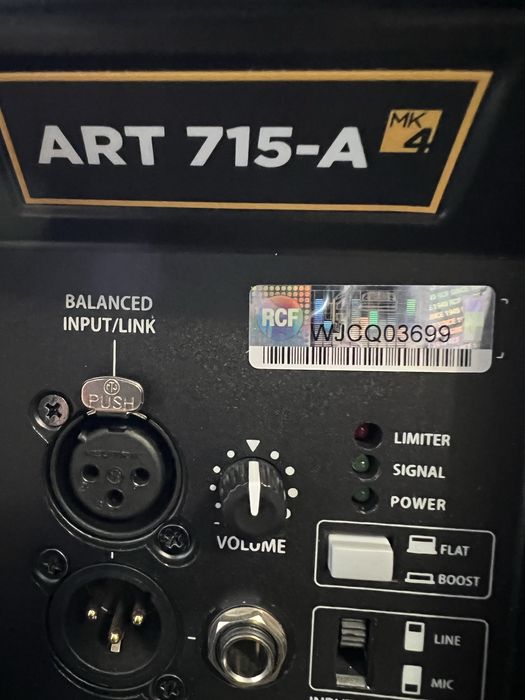 Vand Boxa rcf 715 cu husa una singura 24 milioane