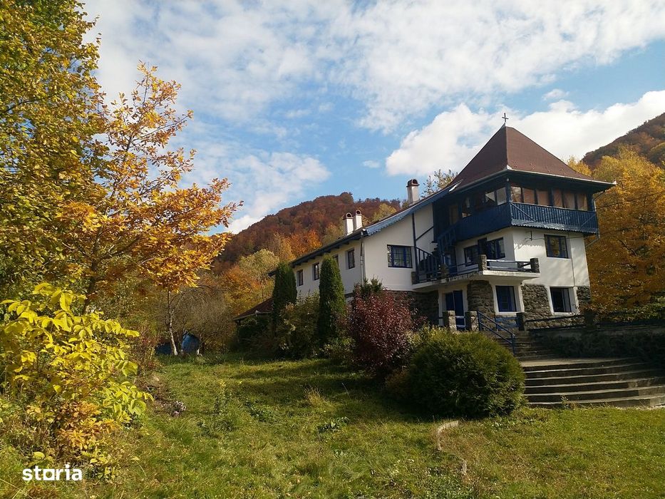 Conac de vanzare, 10 camere, sat Toaca, jud.Mures