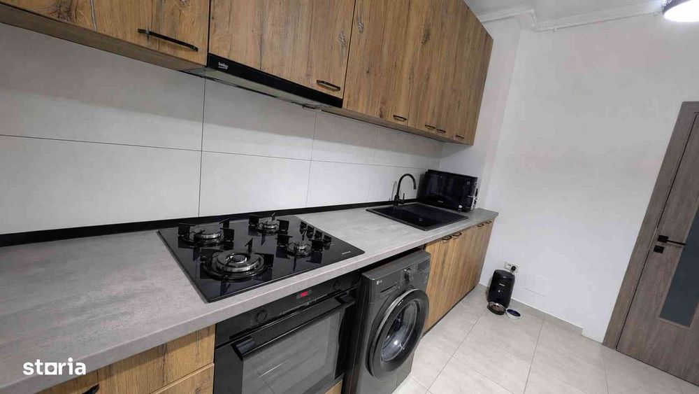 Vând apartament 3 camere