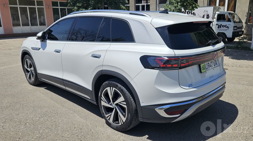 Volkswagen ID 6 crozz pro