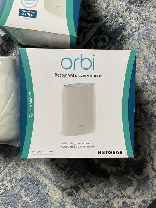 Mesh Маршрутизатор NetGear Orbi - KIT (RBR50 + 2xRBS50 + RBS20)
