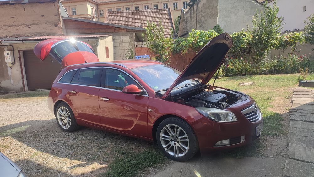 Vând Opel Insignia