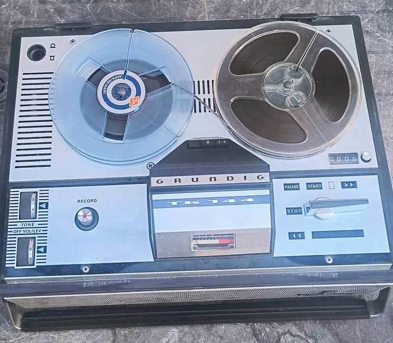Magnetofon Grundig Tk 144 U