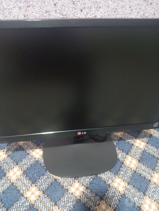Монитор LG 22дюм