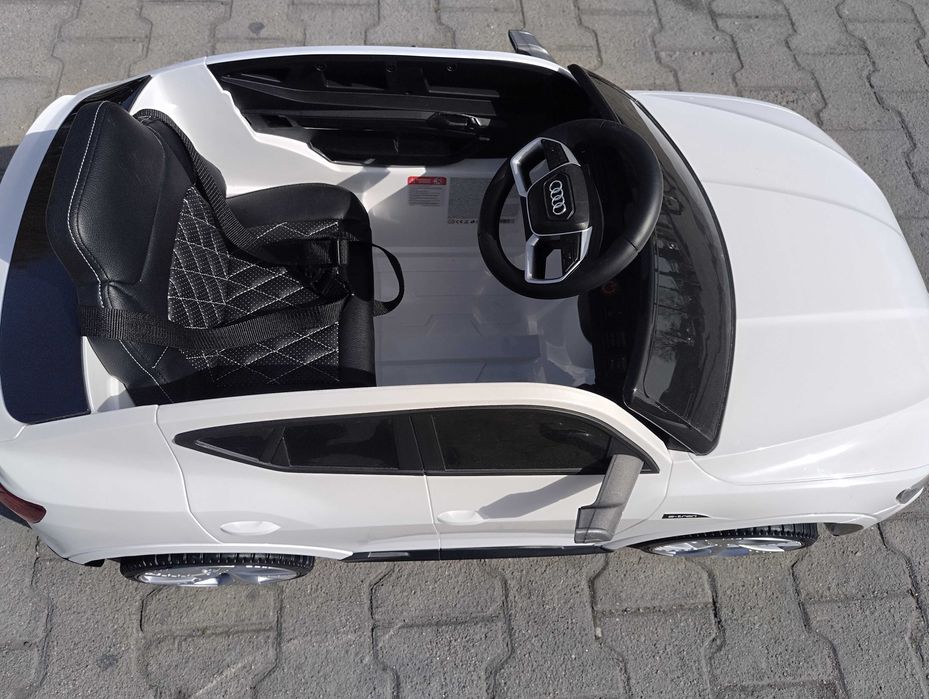 AUDI Акумулаторен джип Audi Sportback