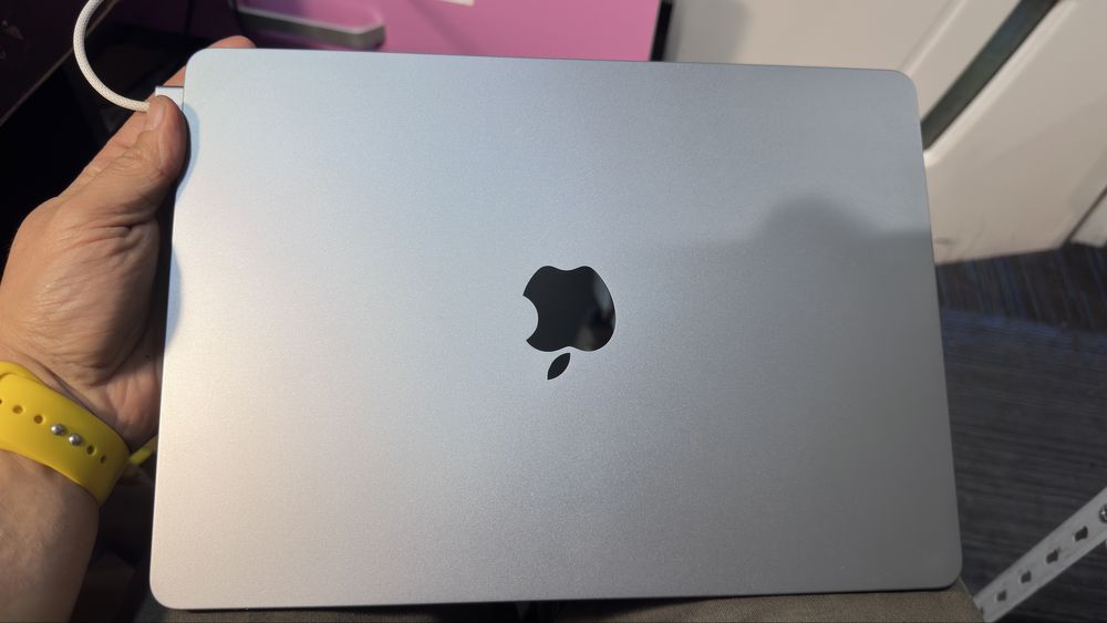 Macbook air 13 2022 100% baterie