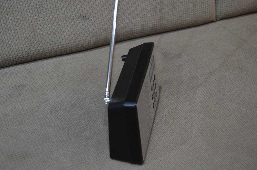 Radio portabil TechniSat TECHNIRADIO 2 FM si Dab+