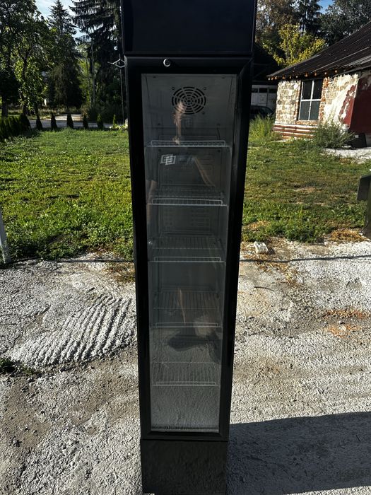 Слим хладилна витрина