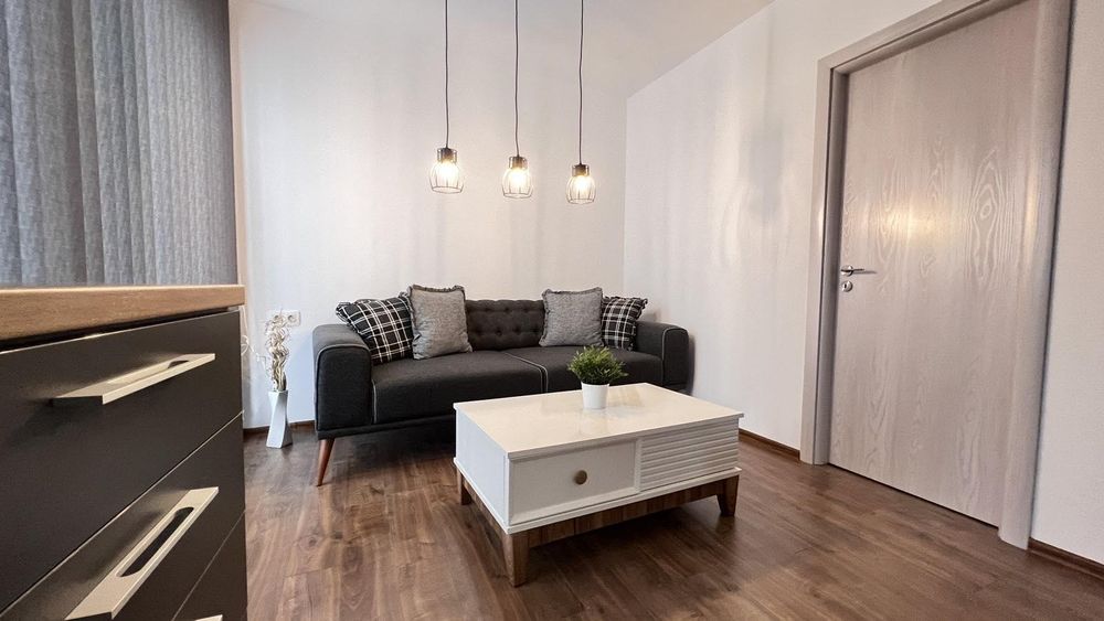 Дава се под наем Тристаен апартамент в Варна, Център - 70 кв.м за 800 € - Снимка #1