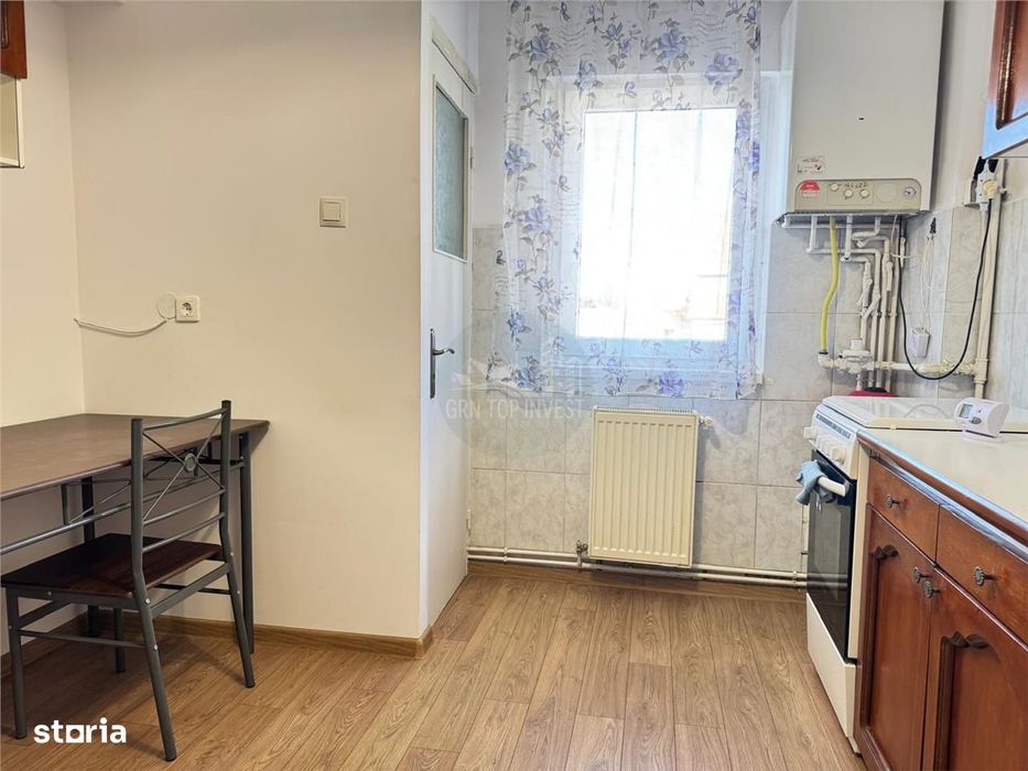 Apartament decomandat 2 camere cu balcon zona Mihai Viteazul