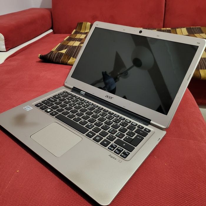 Vând acer aspire s3  / dezmembrez Acer aspire s3