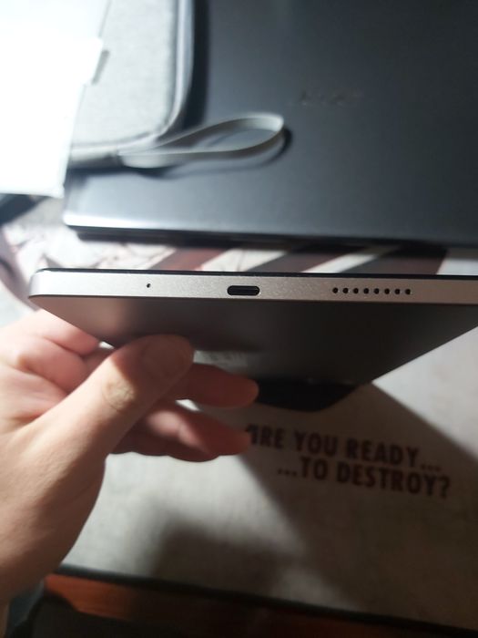 Planshet Honor + Ruchka, Sumka qoshib beriladi