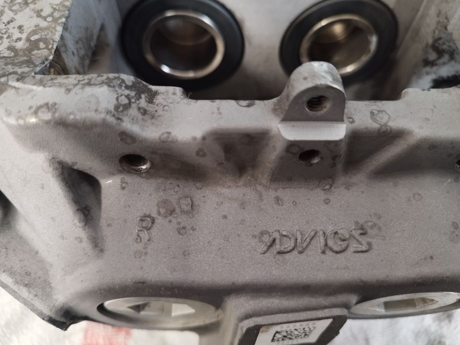 Etrier dreapta față Mercedes-Benz GLC/E Class A0004210100