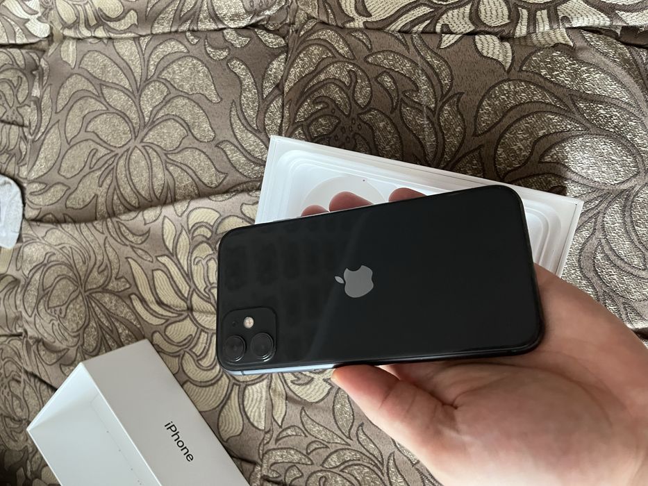 Продам iphone 11 128