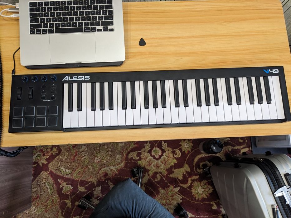 Midi-клавиатура Alesis V49
