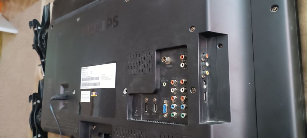 Продаётся телевизор Philips 32",не смарт