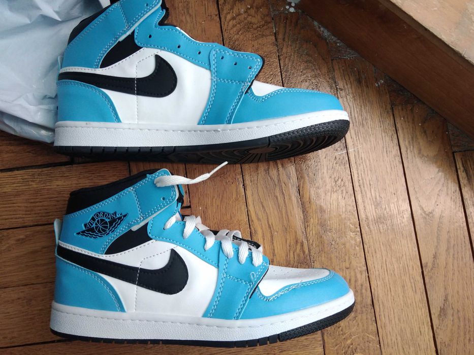 Adidasi noi- NIKE JORDAN 1