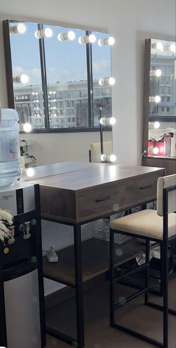 Продам визажное зеркало