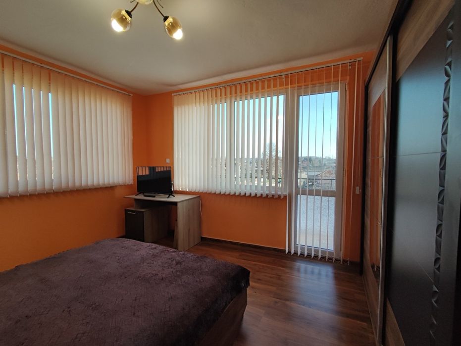 Продава се Етаж от къща в Генерал Тошево - 240 кв.м за 202 €/кв.м - Снимка #11
