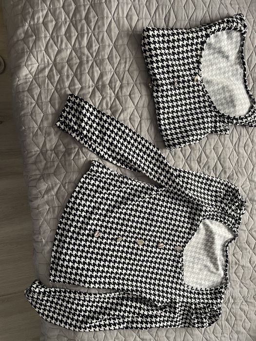 Блузи подходящи за близначки