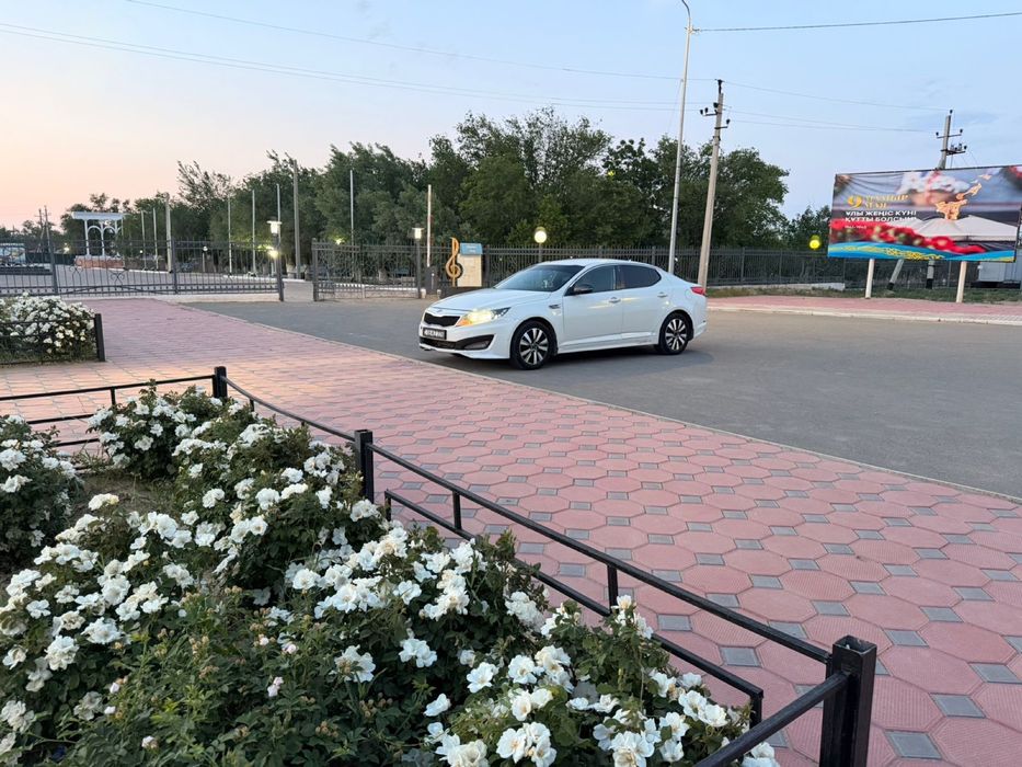 Продаю машину в хорошем состояние