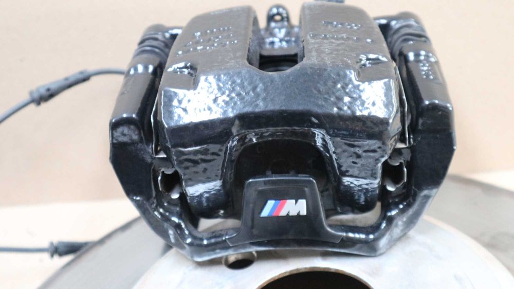 Черни апарати и дискове БМВ Г30 Г11 Г14 Г15 Г05 М-спорт спирачки БМВ