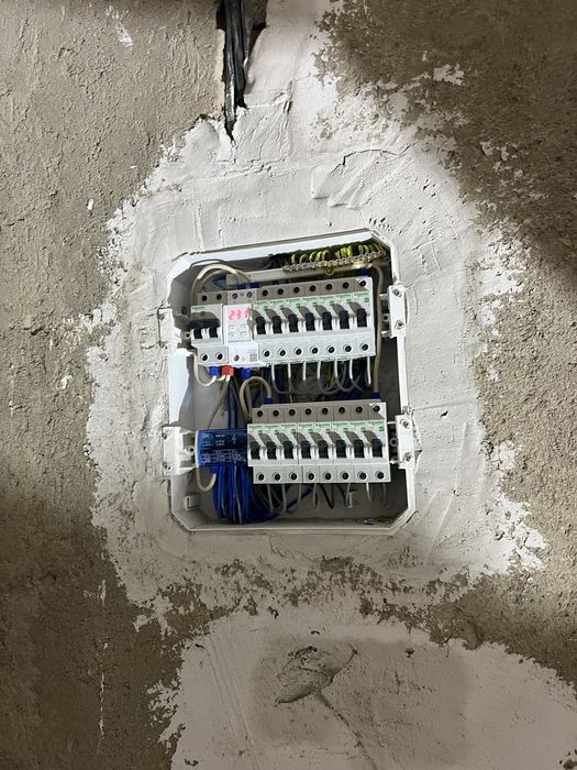 Электрик Электромонтажник