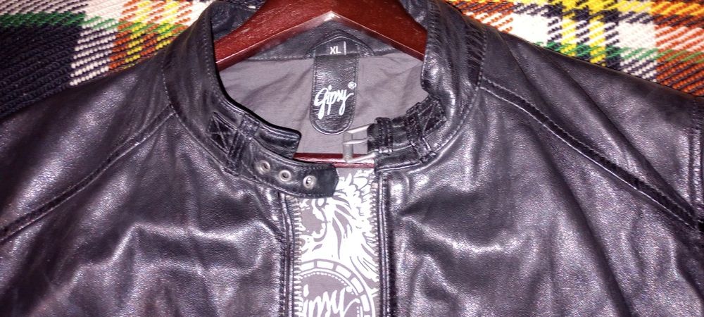 Черно кожено яке