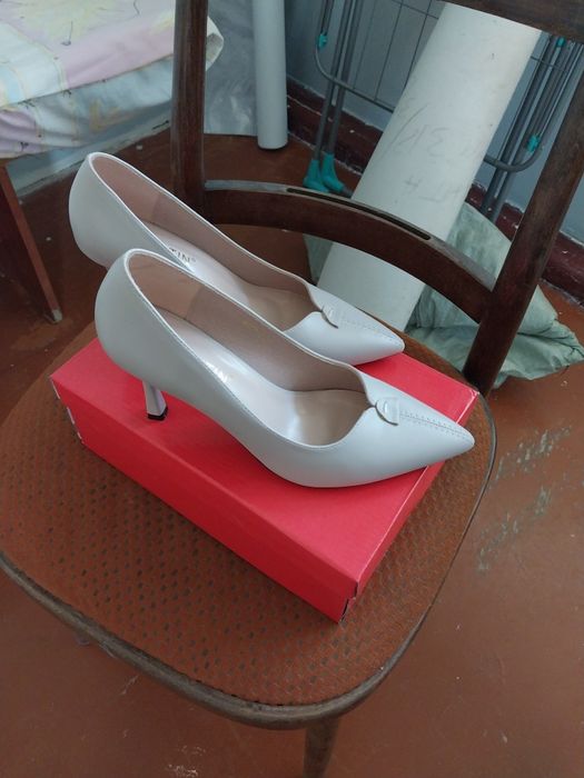 Продам туфли классика