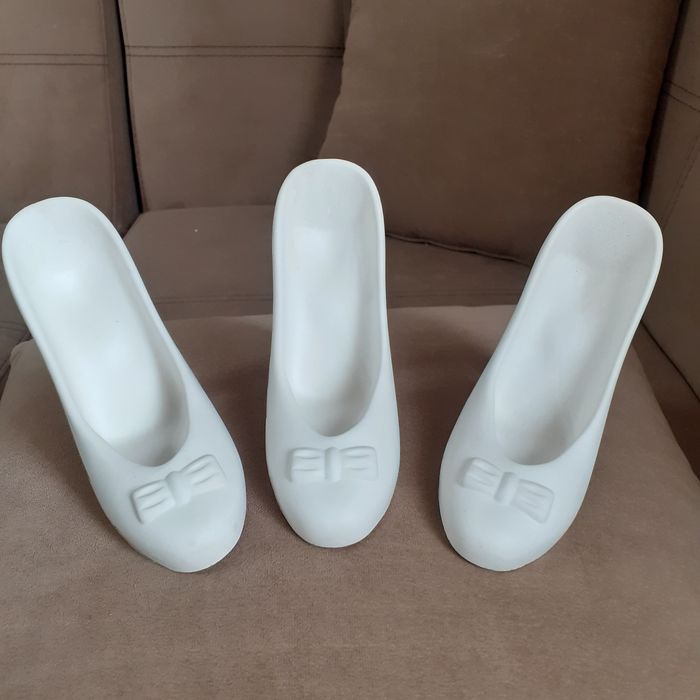 Кашпи,ръце, обувки и фламинго  за декориране.