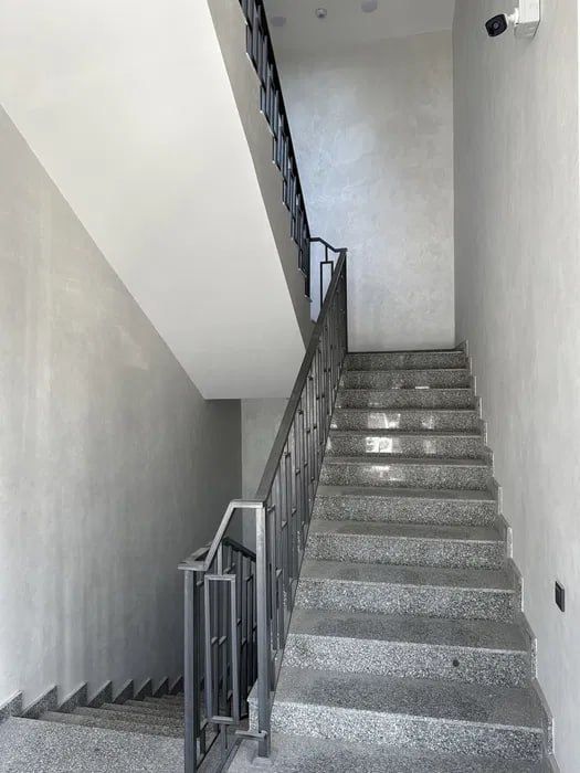 Аренда здание 1750 кв.м., вдоль дороги. ул. Шота Руставели