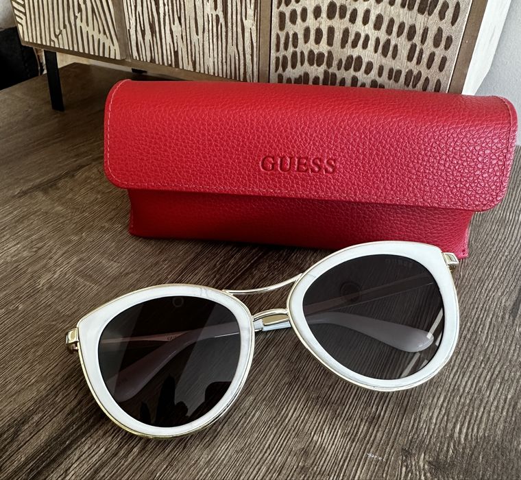 Слънчеви очила Guess