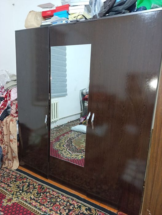 Жагдайы жаксы халда размер гардероб ени 50ге 180, бийклиги 2метр,