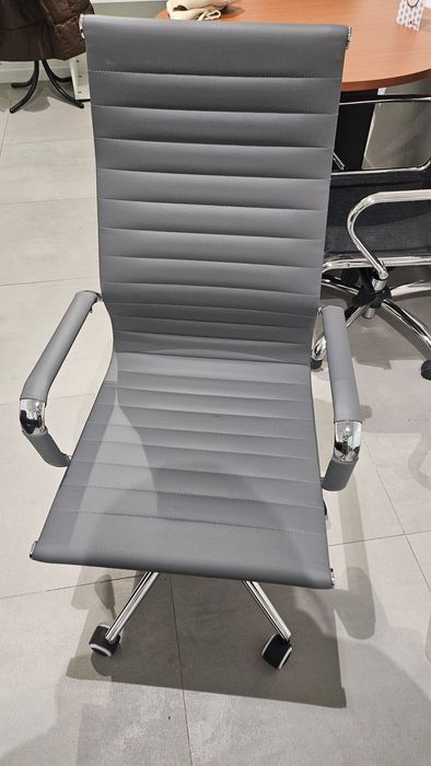 Продам офисное кресло