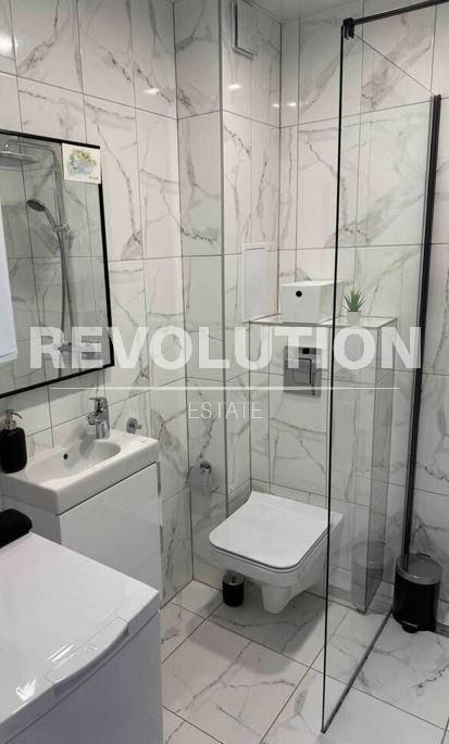 Дава се под наем Едностаен апартамент в Варна, Кайсиева градина - 30 кв.м за 398.82 € - Снимка #2