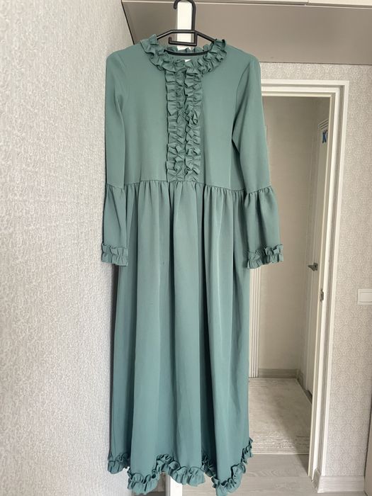 Көйлектер сатылады. 1-2 рет киілген.