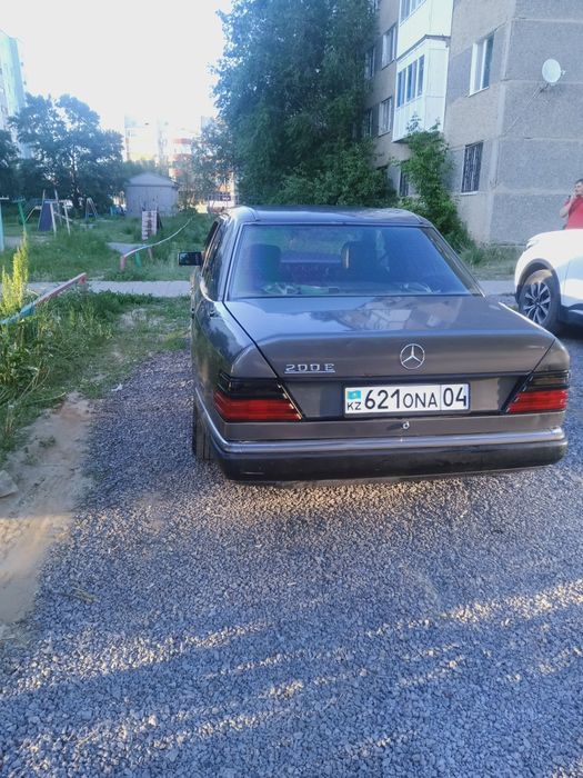 Продам Мерседес E200,