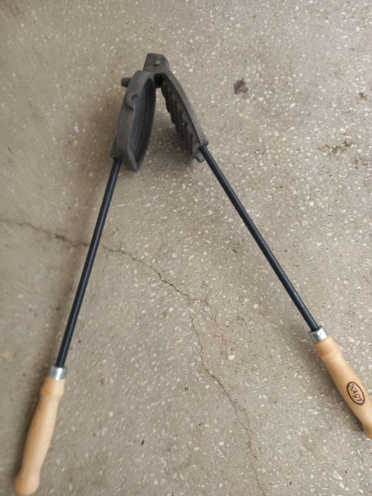 Picurator 129  lei, presă fontă pentru fript slănină