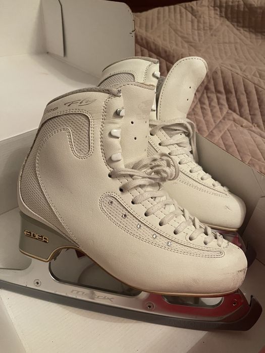 Ботинки Edea Ice Fly 245 + лезвия Matrix Supreme