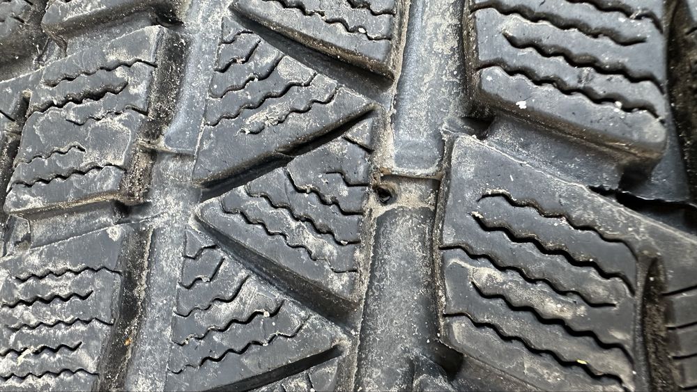 Sumitomo зимни гуми 4 бр. 225/45 R17