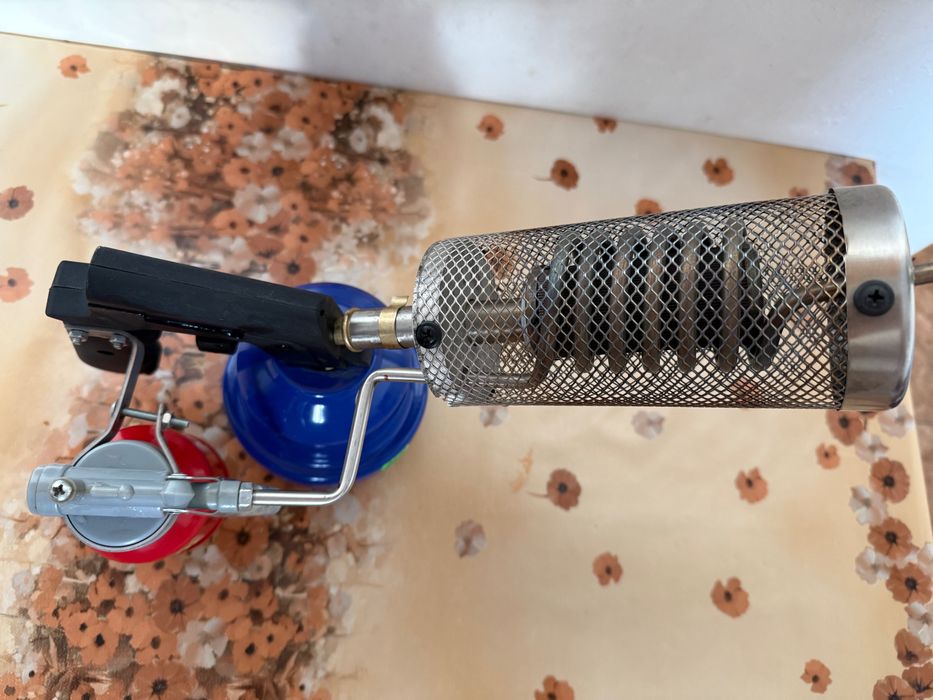 Пушалка за опушване на пчели