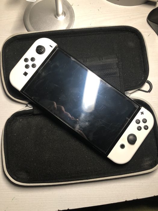 Vand/Schimb Nintendo switch oled