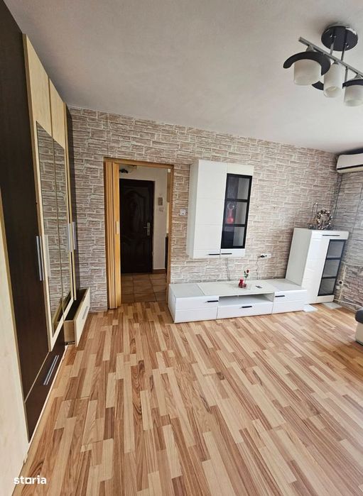 Apartament 2 camere /balcon inchis Piata Bucuresti