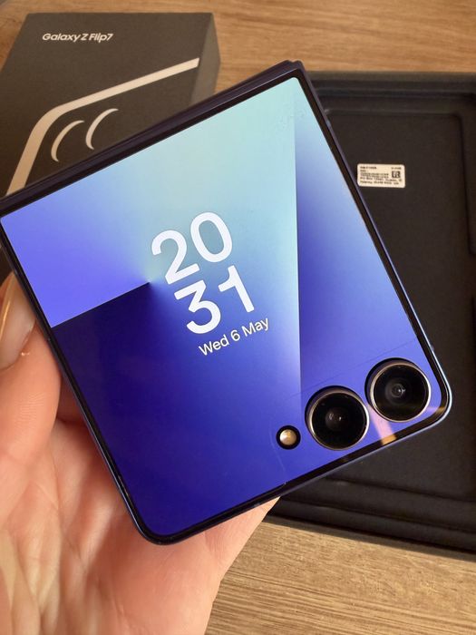 Samsung Z Flip7 nou