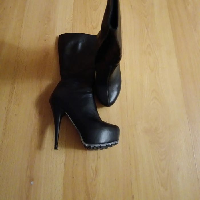 Сапоги женские, кожаные.