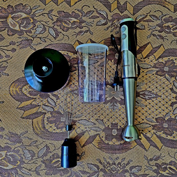 Продам блендер Elenberg